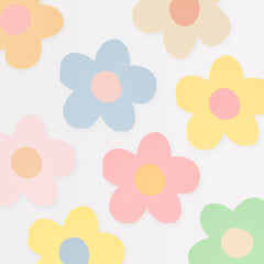 Daisy Shaped Napkins (x 16) - Pretty Day
