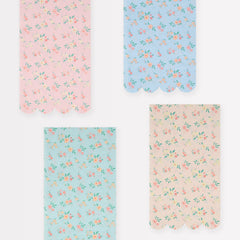 Vintage Ditzy Napkins Large 16k. - Pretty Day